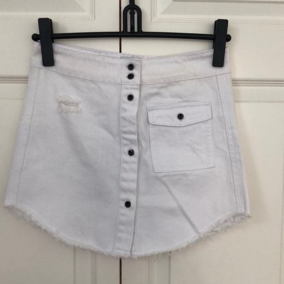 DEAD Studios distressed white denim mini skirt - Picture 2 of 3